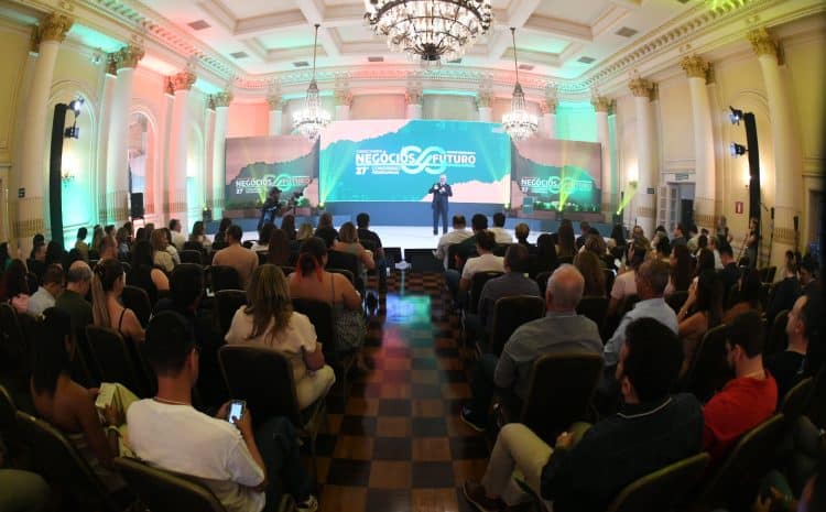  Sustentabilidade, reforma tributária e inovação pautam o segundo dia do Congresso da Federaminas em Araxá