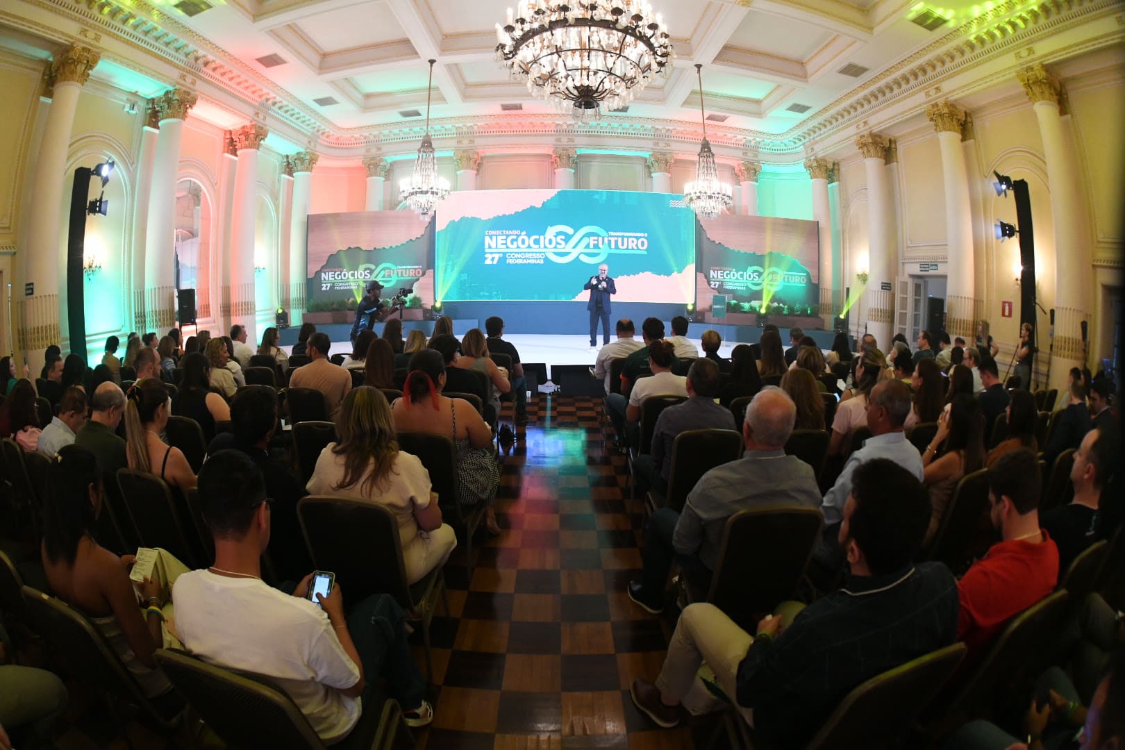 Sustentabilidade, reforma tributária e inovação pautam o segundo dia do Congresso da Federaminas em Araxá